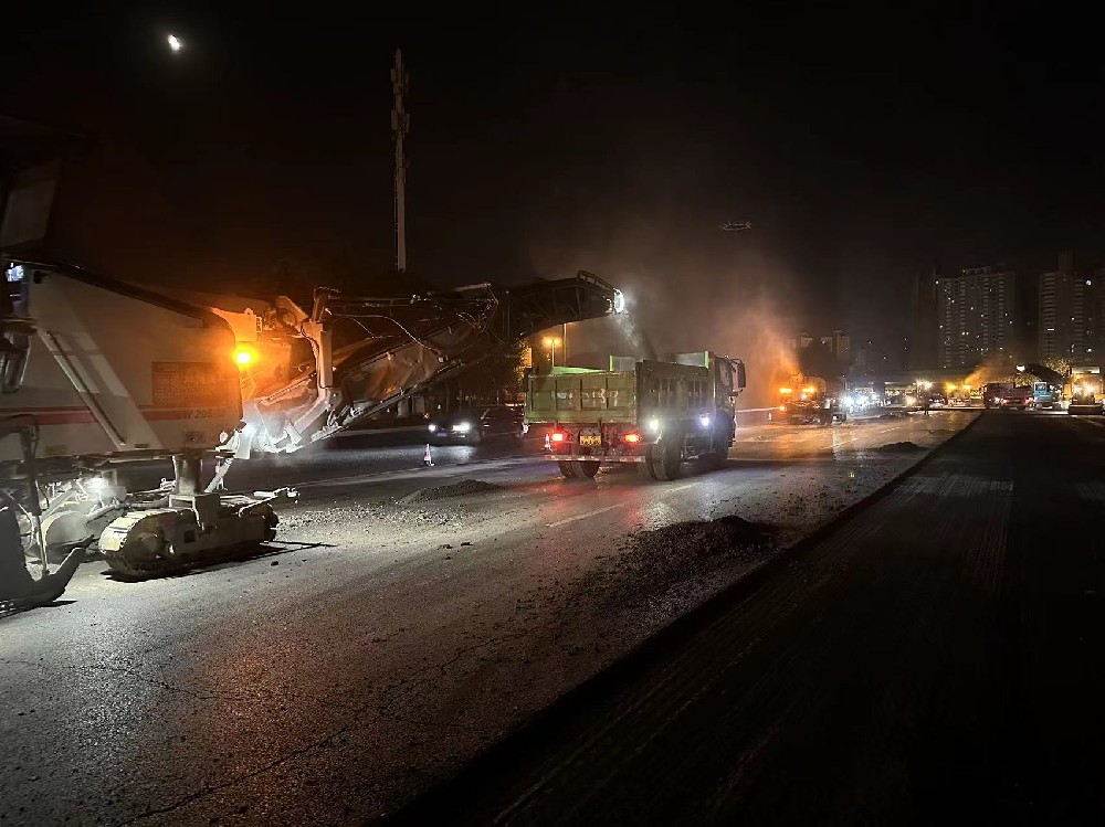 沥青混凝土路面的铣刨